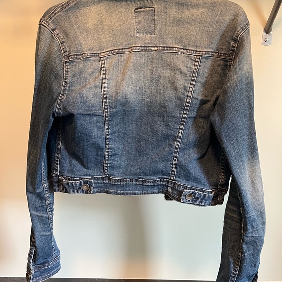Cropped denim jacket. Size medium - Picture 3 of 3